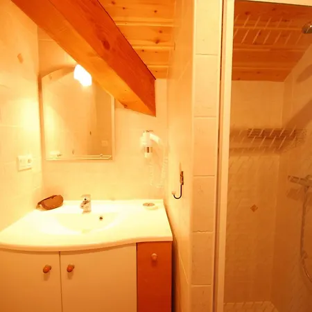 4 Pieces Pour 6 Pers., A 300m Des Pistes Avec Wi-fi, Balcon Et Parking, Villeneuve - Fr-1-762-3 Apartment